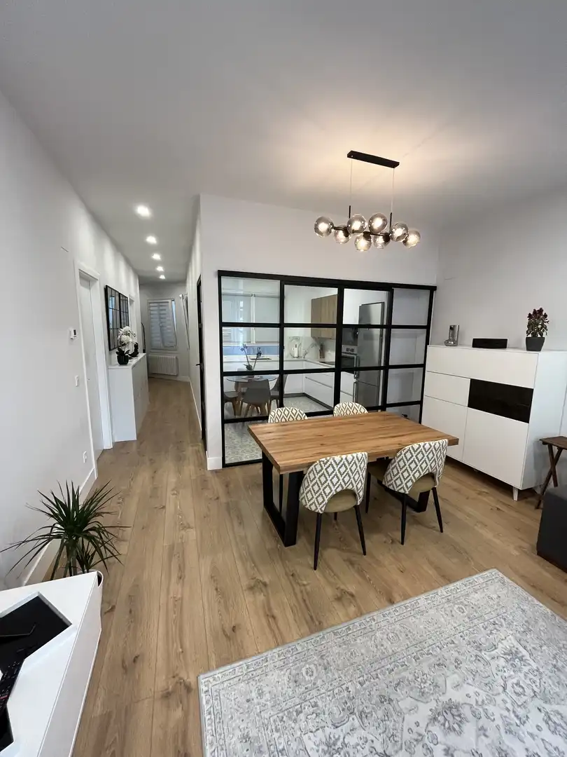 Piso en venta en Gardoki Kardenalaren Kalea, 11, Ensanche - Moyua - Diputación Comedor de Piso en venta en Bilbao con Balcón