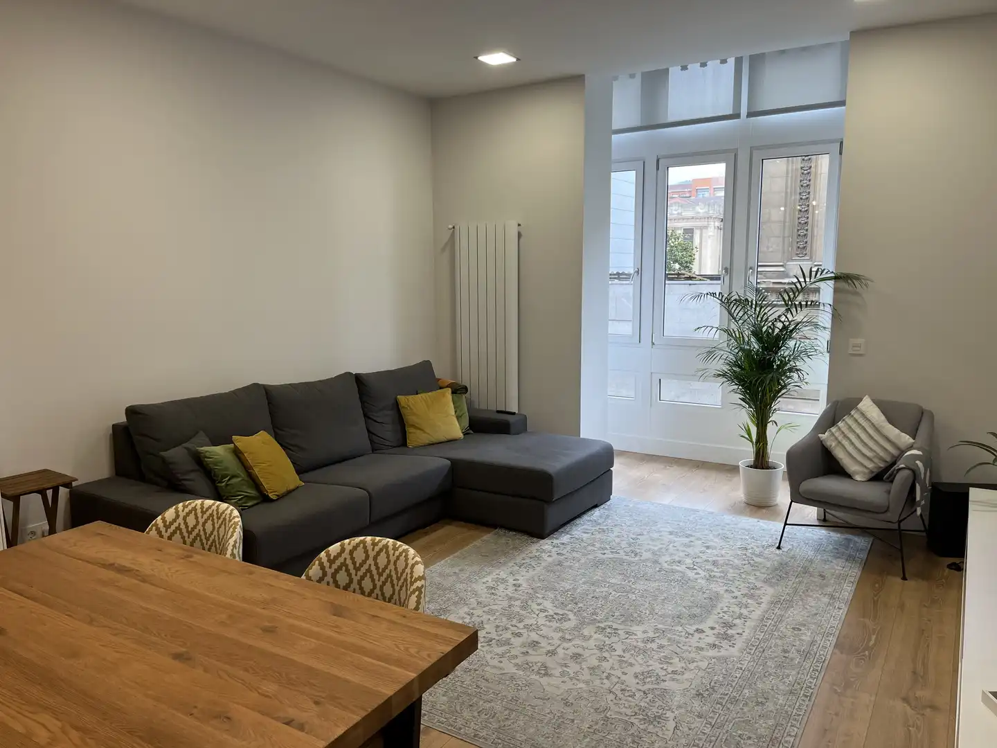 Piso en venta en Gardoki Kardenalaren Kalea, 11, Ensanche - Moyua - Diputación Sala de estar de Piso en venta en Bilbao con Balcón