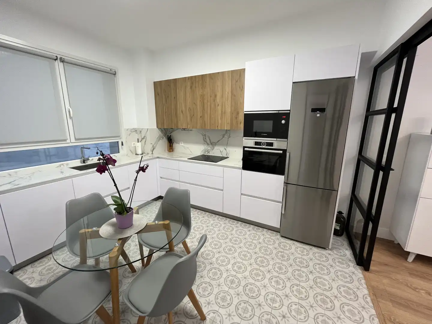 Piso en venta en Gardoki Kardenalaren Kalea, 11, Ensanche - Moyua - Diputación Cocina de Piso en venta en Bilbao con Balcón
