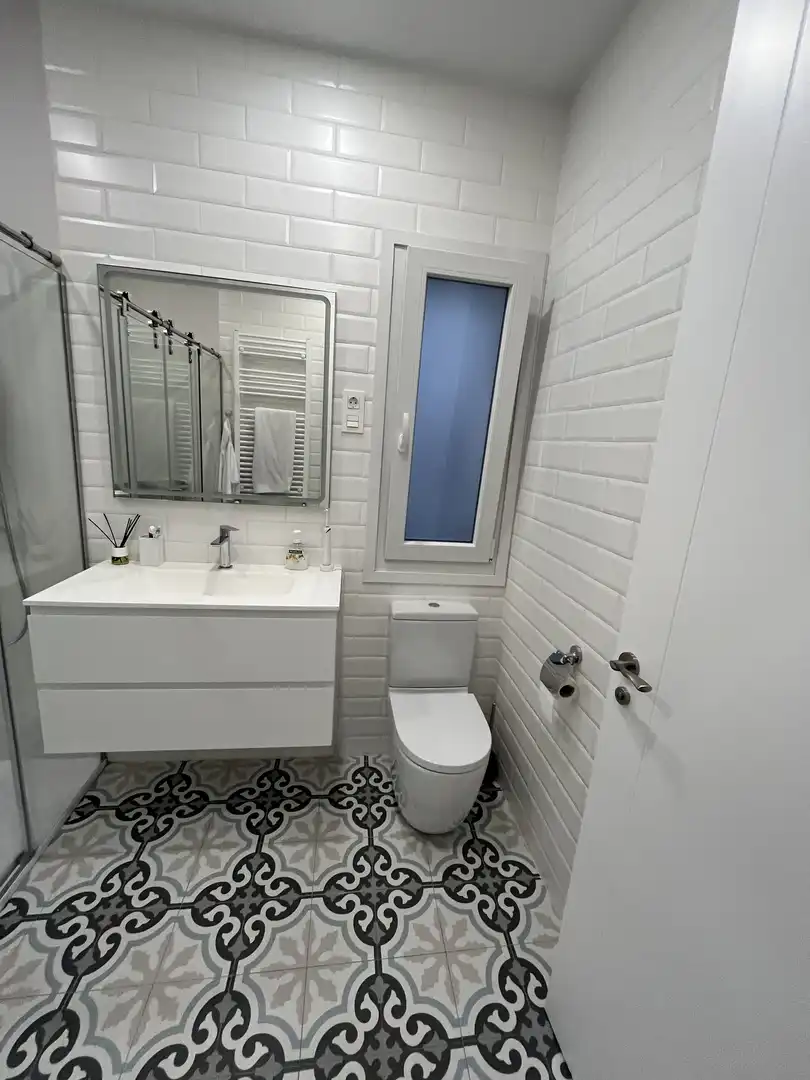 Piso en venta en Gardoki Kardenalaren Kalea, 11, Ensanche - Moyua - Diputación Baño de Piso en venta en Bilbao con Balcón