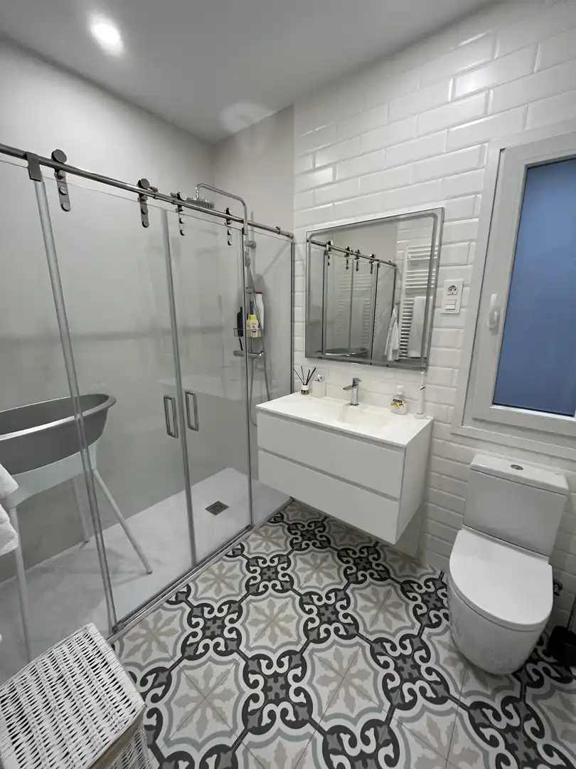 Piso en venta en Gardoki Kardenalaren Kalea, 11, Ensanche - Moyua - Diputación Baño de Piso en venta en Bilbao con Balcón
