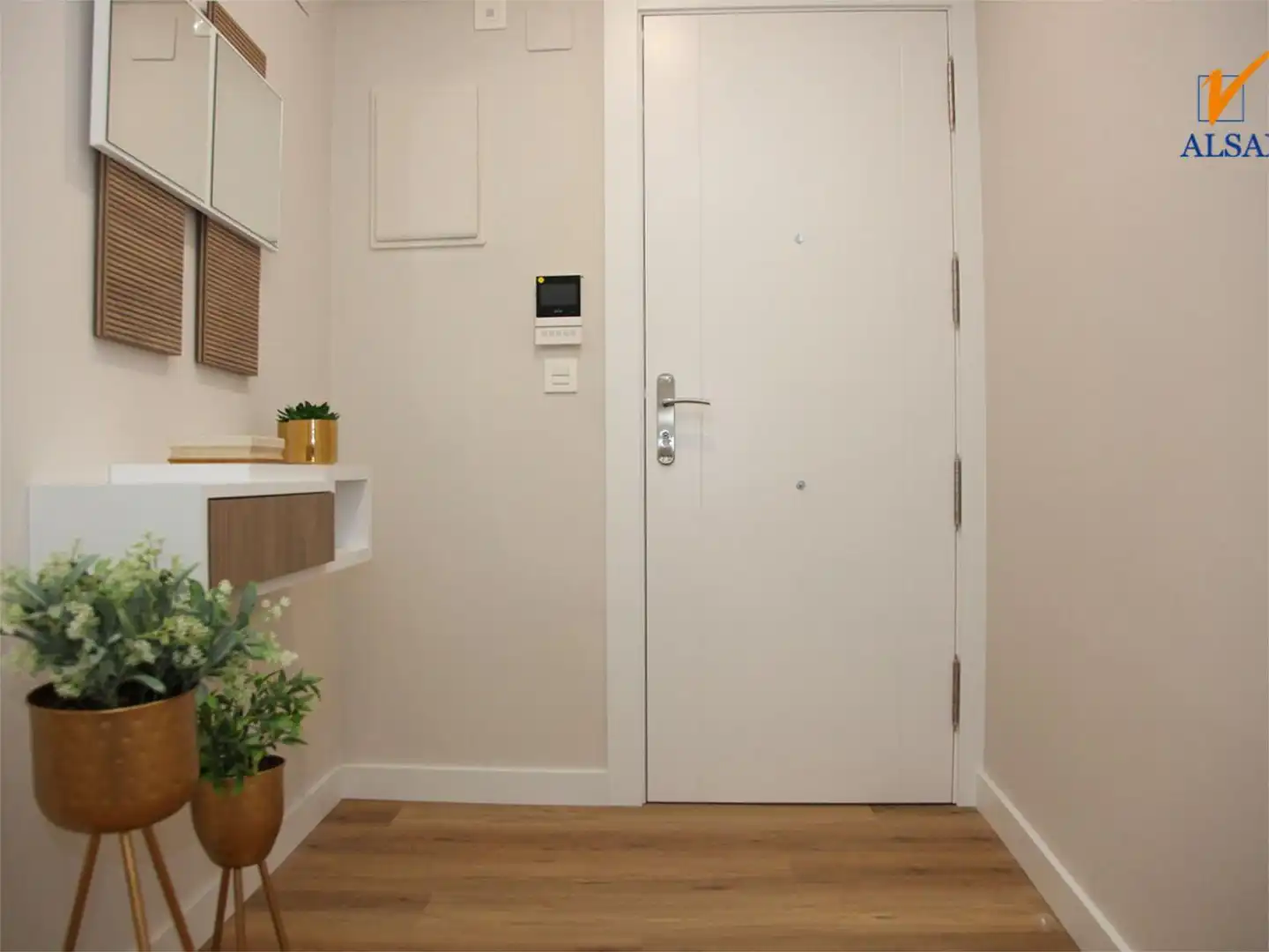 Wohnung zum Verkauf in Tauste mit Klimaanlage, Terrasse und Balkon