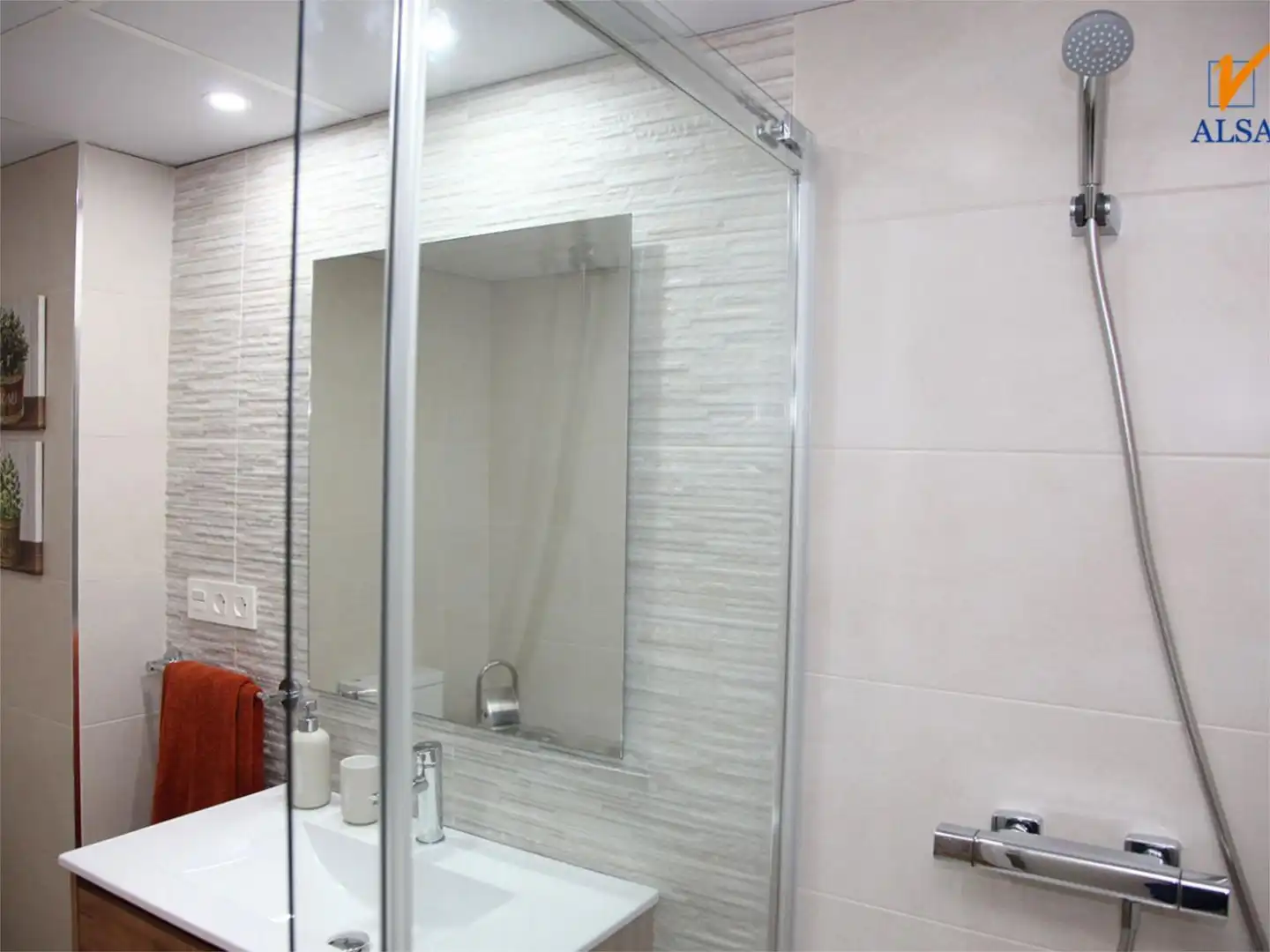 Badezimmer von Wohnung zum Verkauf in Tauste mit Klimaanlage, Terrasse und Balkon