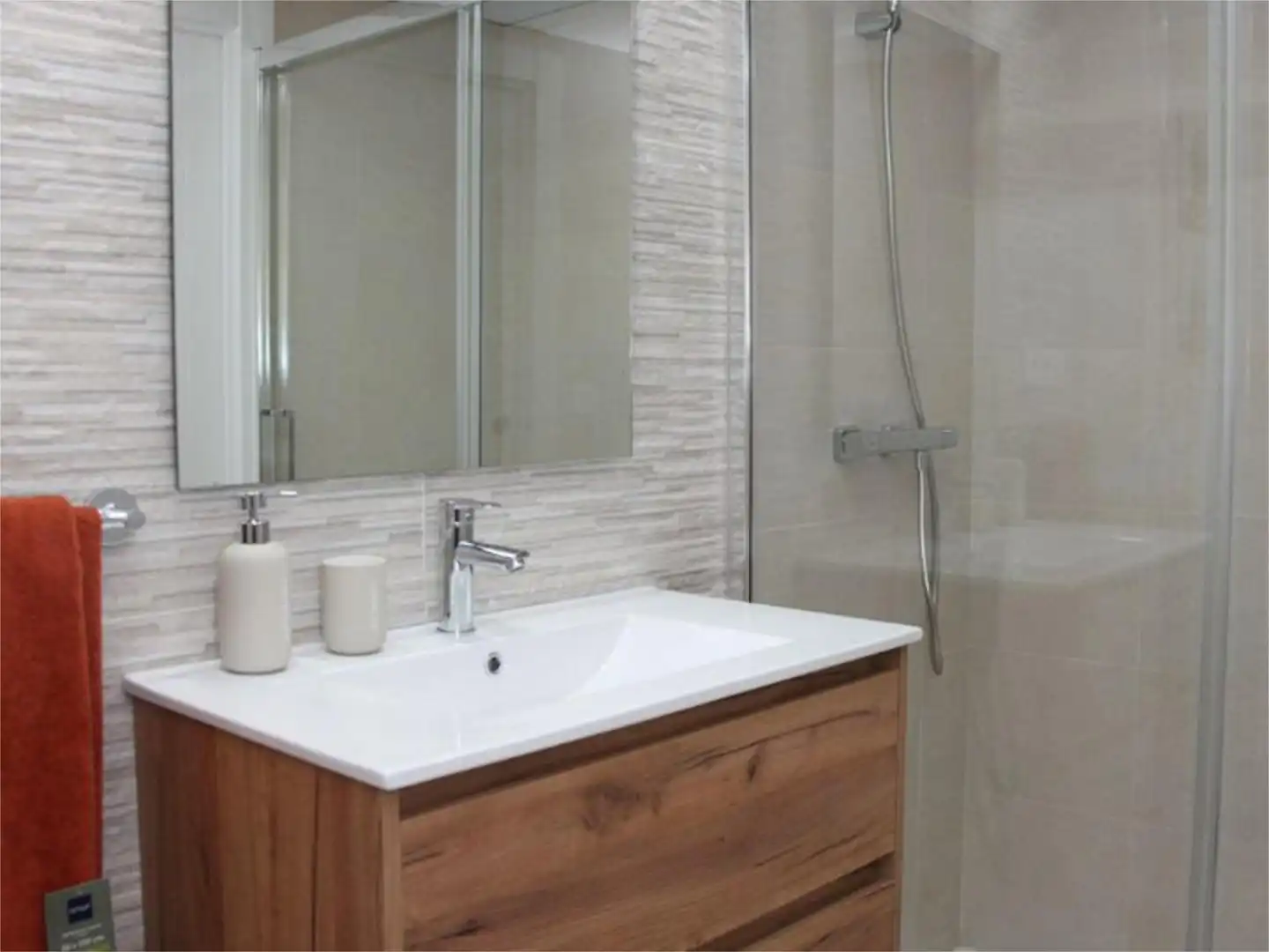 Badezimmer von Wohnung zum Verkauf in Tauste mit Klimaanlage, Terrasse und Balkon