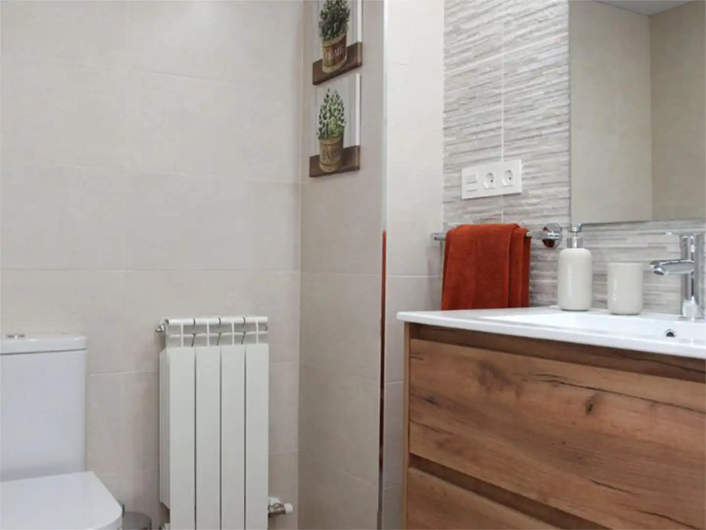 Badezimmer von Wohnung zum Verkauf in Tauste mit Klimaanlage, Terrasse und Balkon