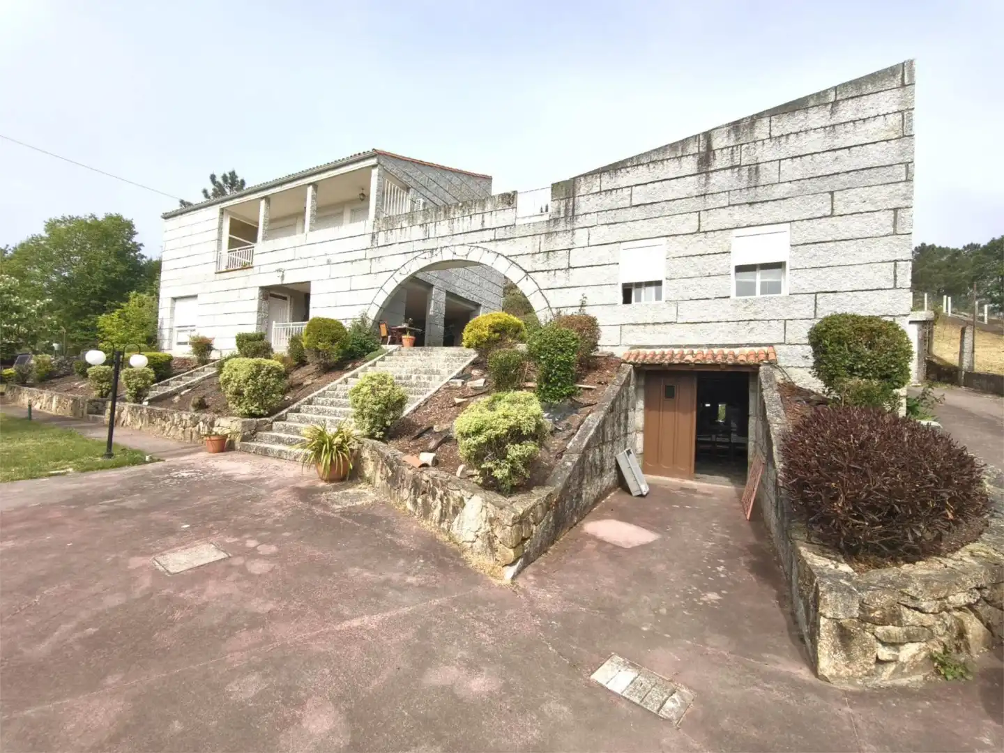 Vista exterior de Casa o chalet en venta en Amoeiro con Aire acondicionado, Terraza y Piscina