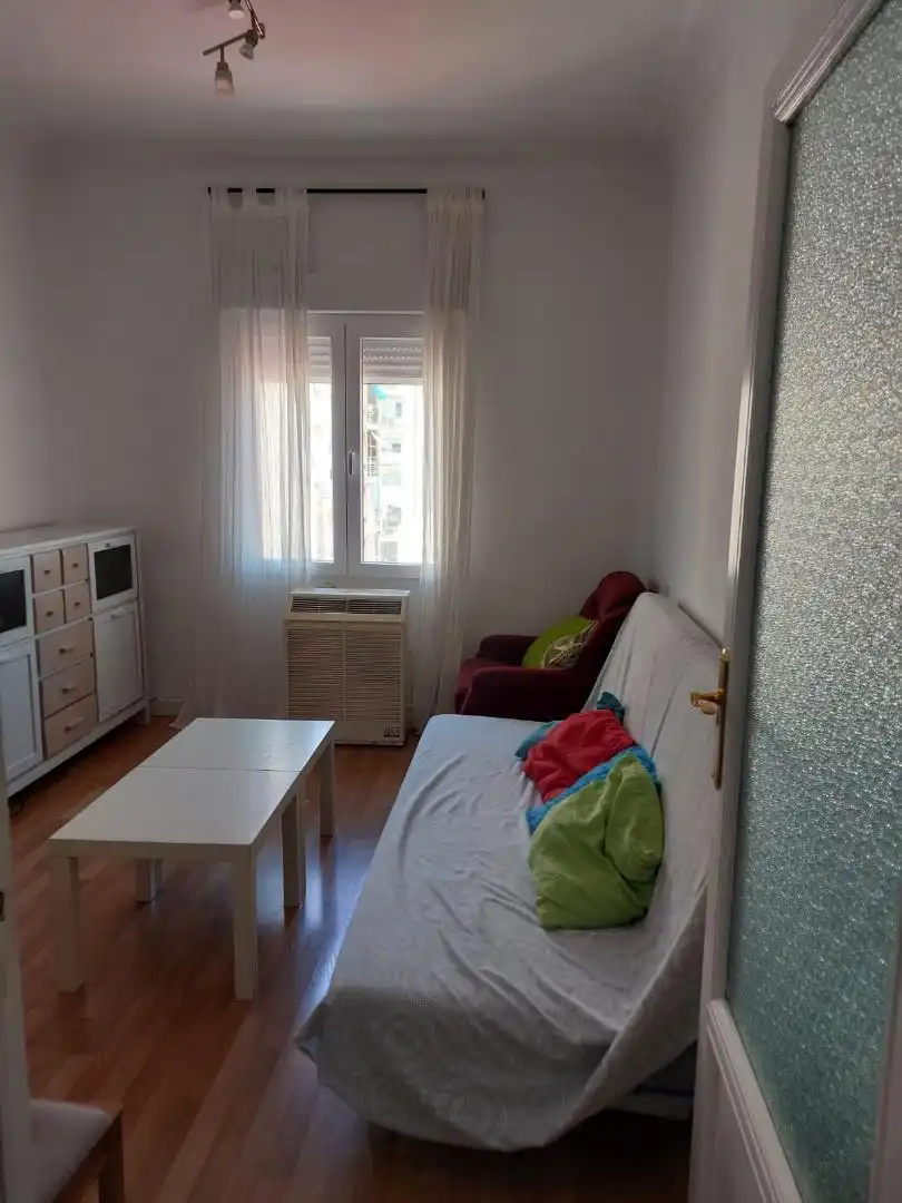Habitación en Calle de Joaquín María López, Gaztambide Sala de estar de Piso para compartir en Madrid con Calefacción, Amueblado y Horno