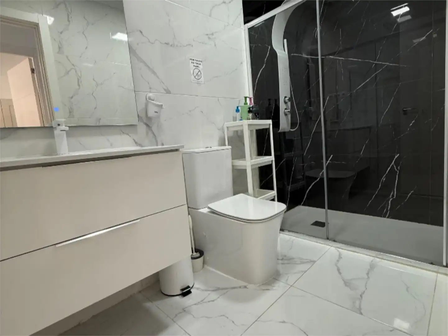 Baño de Piso en venta en Torrevieja con Aire acondicionado, Calefacción y Jardín privado