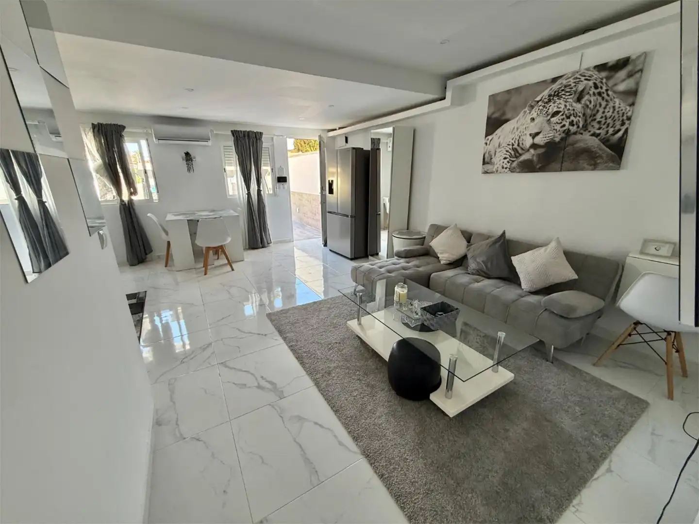 Sala de estar de Piso en venta en Torrevieja con Aire acondicionado, Calefacción y Jardín privado
