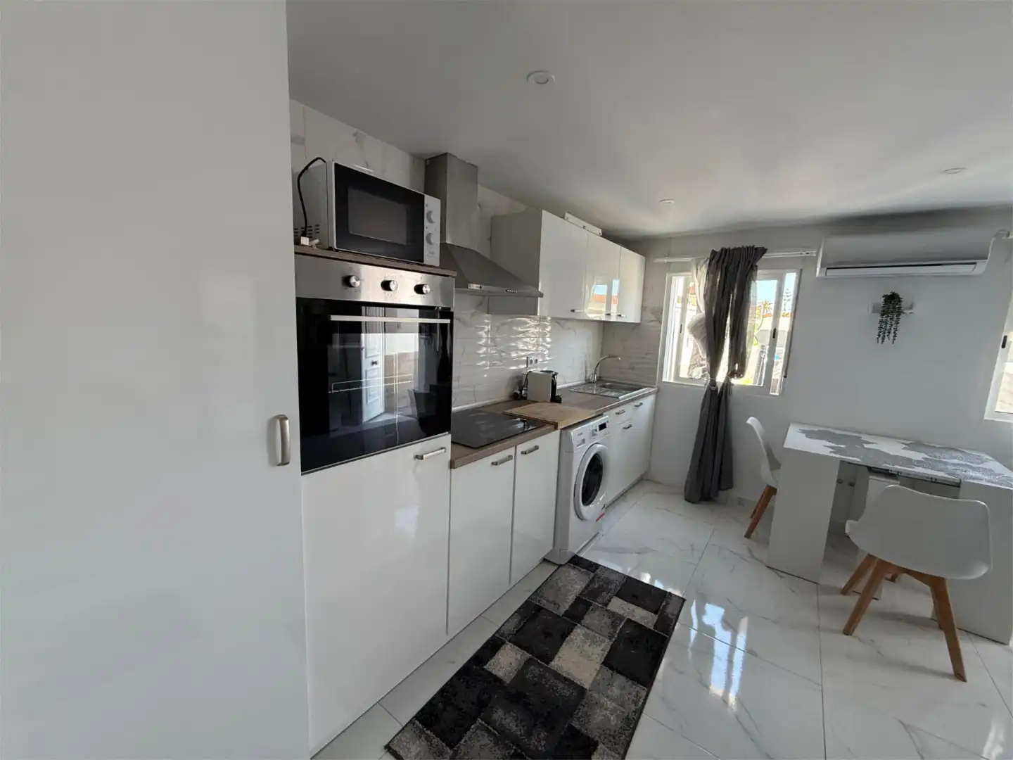 Cocina de Piso en venta en Torrevieja con Aire acondicionado, Calefacción y Jardín privado