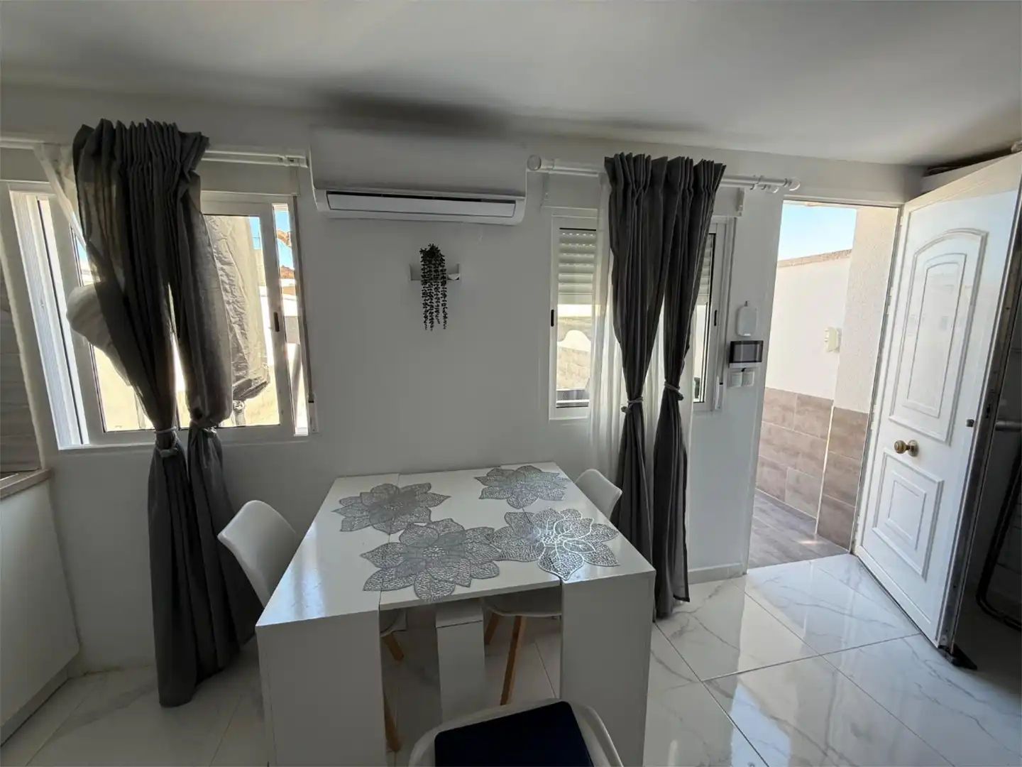 Terraza de Piso en venta en Torrevieja con Aire acondicionado, Calefacción y Jardín privado