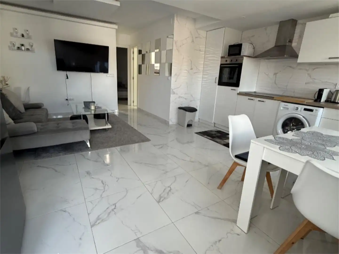 Sala de estar de Piso en venta en Torrevieja con Aire acondicionado, Calefacción y Jardín privado