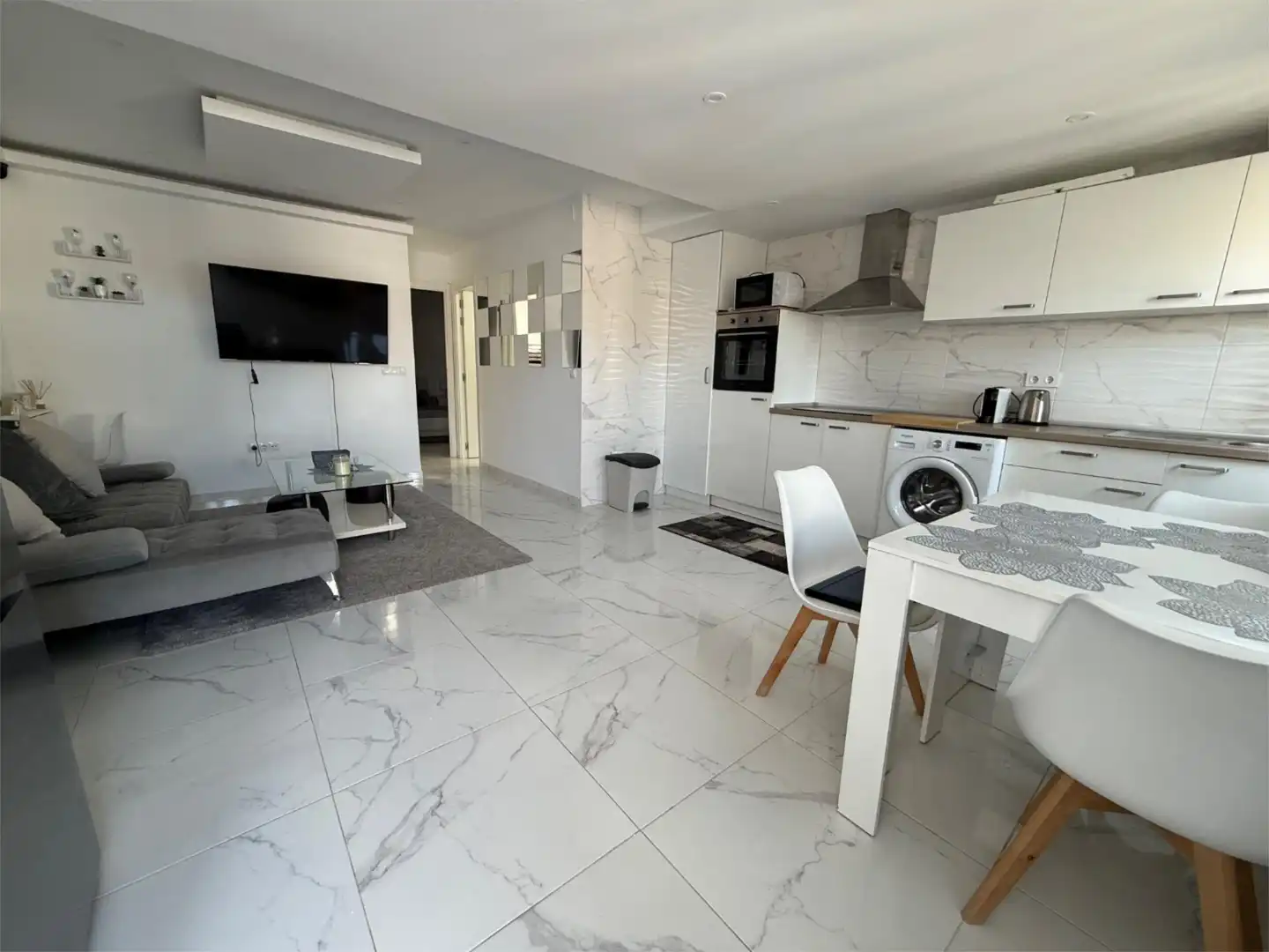 Sala de estar de Piso en venta en Torrevieja con Aire acondicionado, Calefacción y Jardín privado