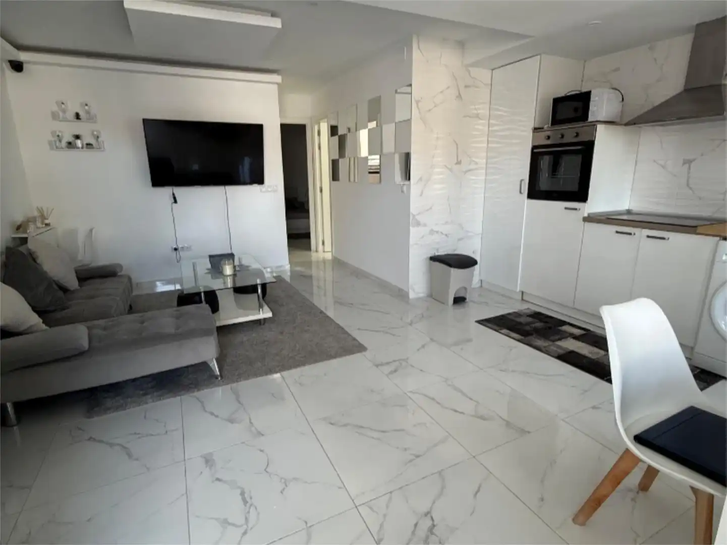 Sala de estar de Piso en venta en Torrevieja con Aire acondicionado, Calefacción y Jardín privado