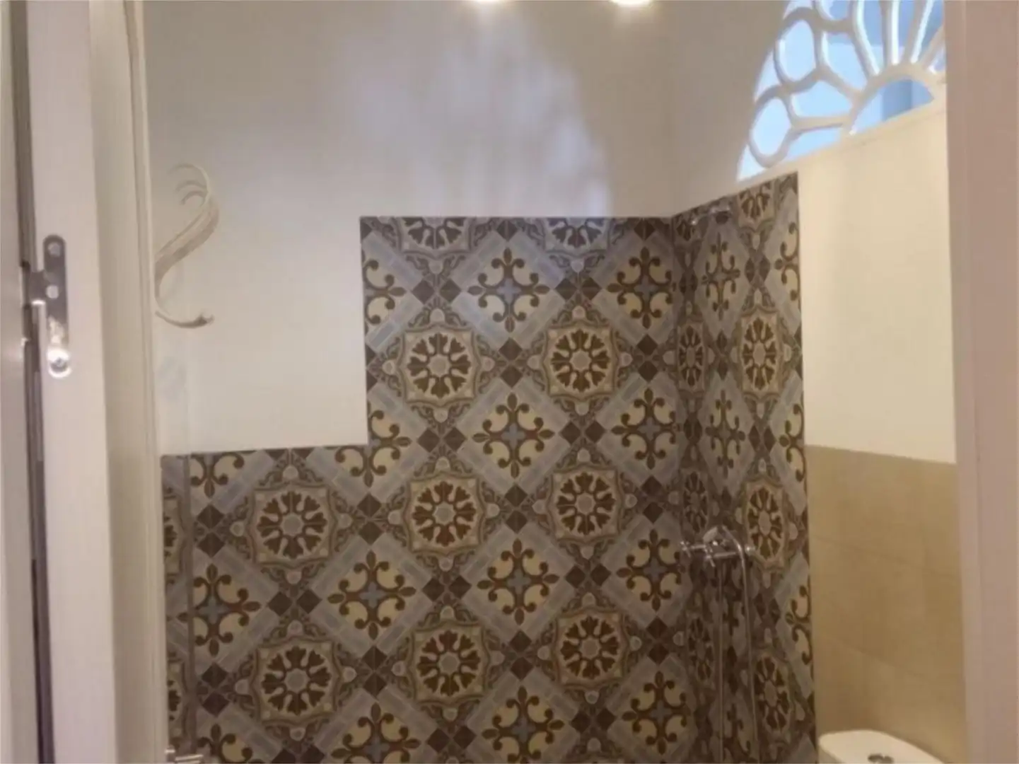 Casa adosada en venda a Calle Santa Ana de Íllora, 18, Íllora Bany de Casa adosada en venda en Íllora amb Terrassa