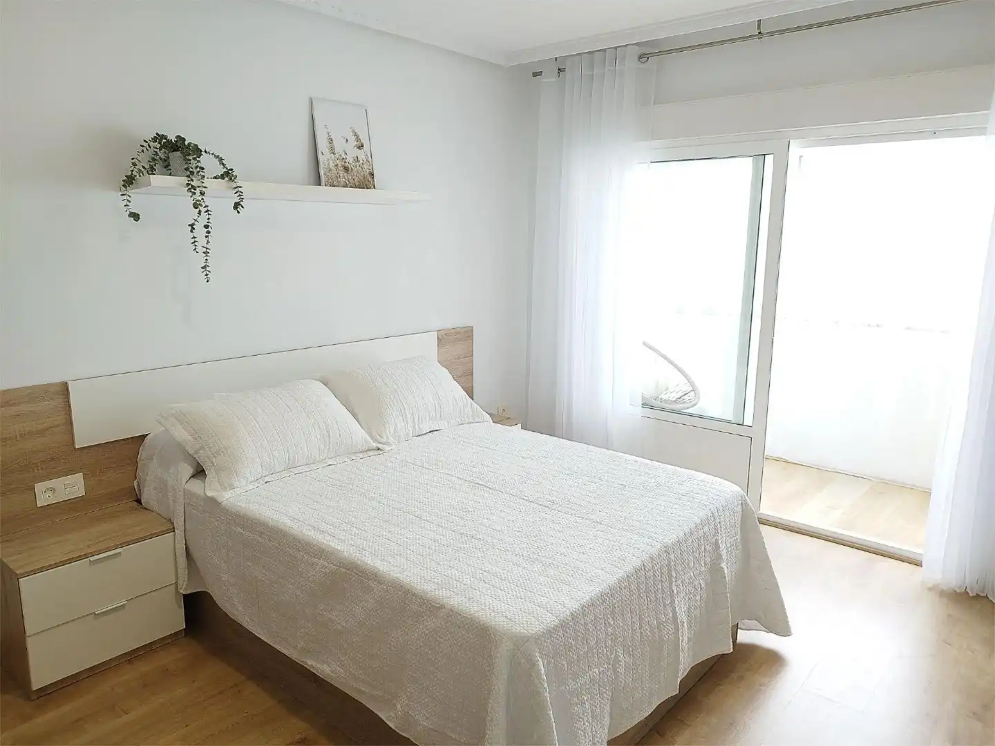 Bedroom of Flat for share in Avilés  with Heating, Terrace and Furnished