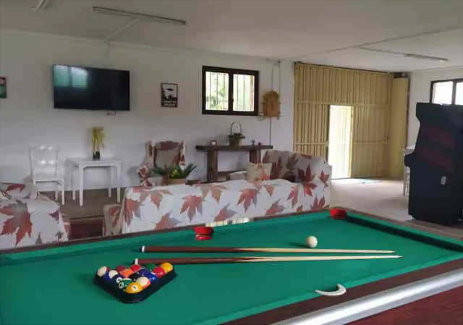 Local de alquiler en Villaescusa (Cantabria) Sala de estar de Local de alquiler en Villaescusa (Cantabria)