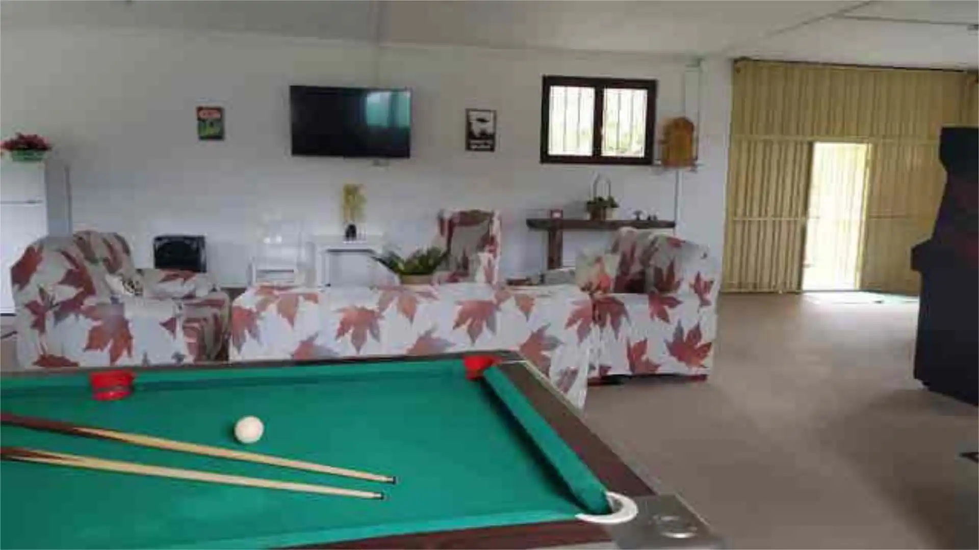Local de alquiler en Villaescusa (Cantabria) Sala de estar de Local de alquiler en Villaescusa (Cantabria)
