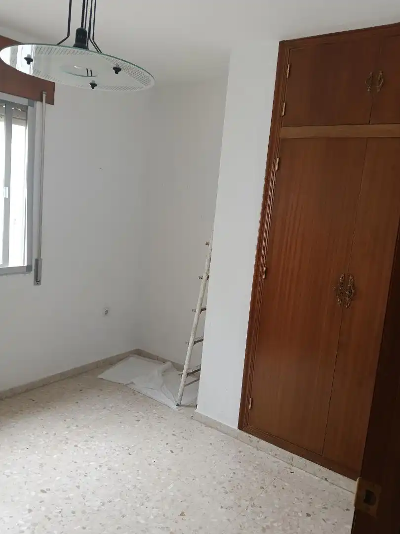 Piso en venta en Calle Doctor Miguel Servet, 3, Fernán-Núñez Piso en venta en Fernán-Núñez con Terraza, Trastero y Amueblado