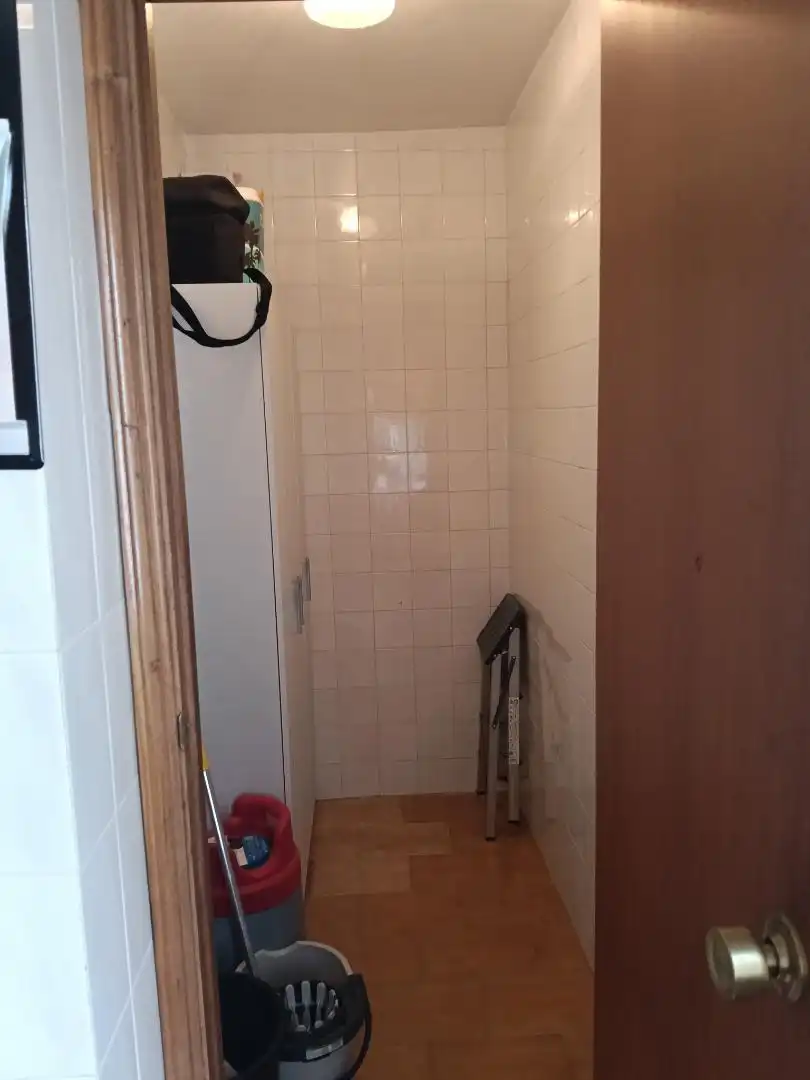 Piso en venta en Calle Doctor Miguel Servet, 3, Fernán-Núñez Baño de Piso en venta en Fernán-Núñez con Terraza, Trastero y Amueblado
