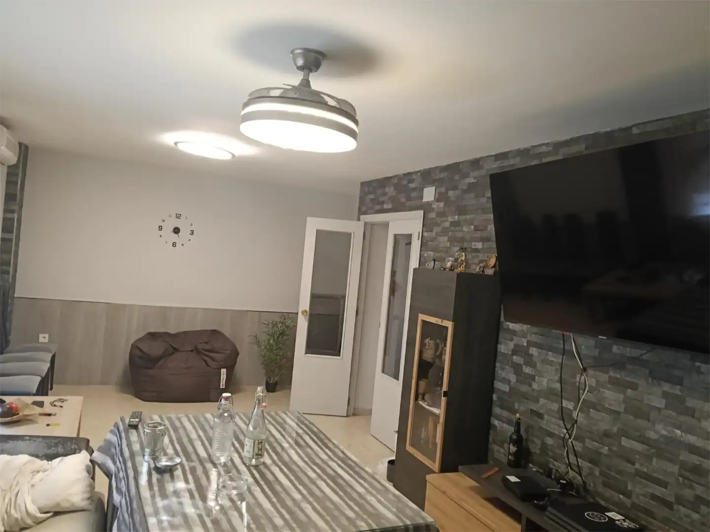 Piso en venta en Calle Doctor Miguel Servet, 3, Fernán-Núñez Sala de estar de Piso en venta en Fernán-Núñez con Terraza, Trastero y Amueblado