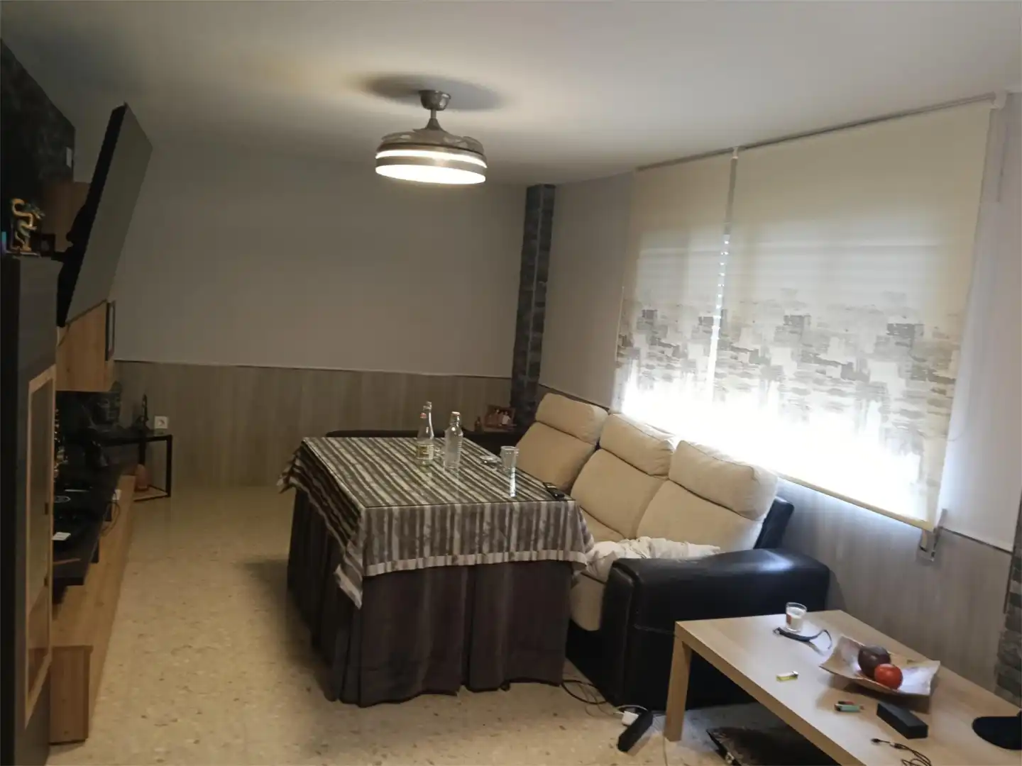 Piso en venta en Calle Doctor Miguel Servet, 3, Fernán-Núñez Sala de estar de Piso en venta en Fernán-Núñez con Terraza, Trastero y Amueblado