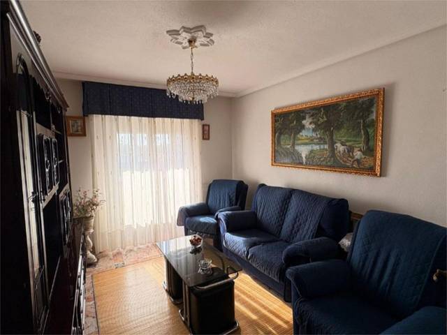 Piso en Venta en Calle del Platino, 50 en Los Rosales