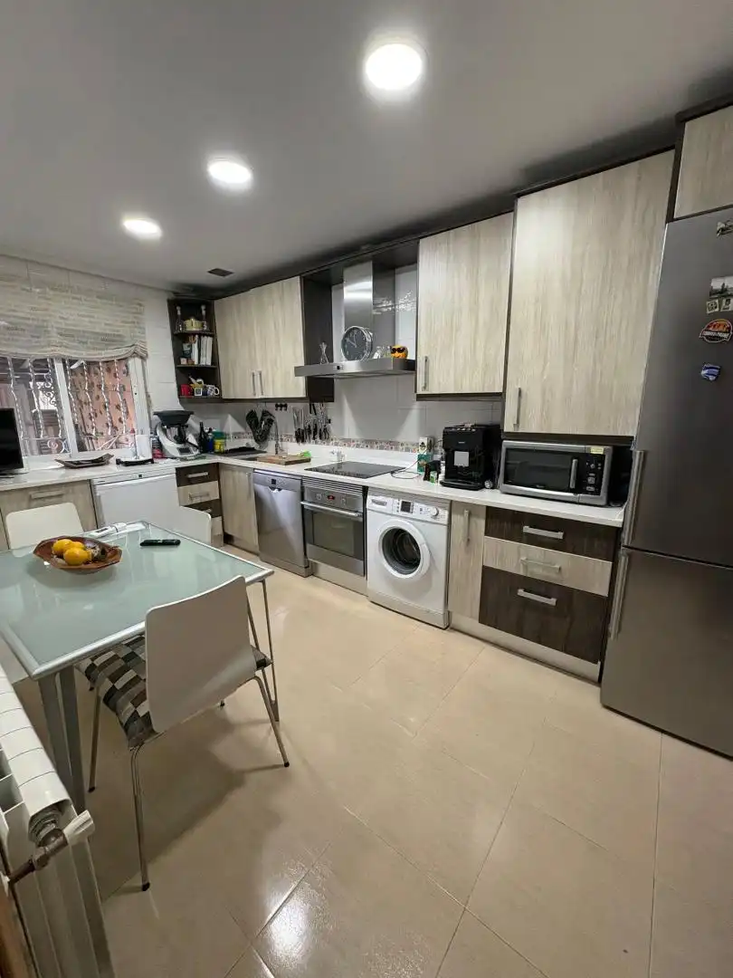 Kitchen of Houses for sale in Fuenlabrada  with Air Conditioner, Heating and Private garden