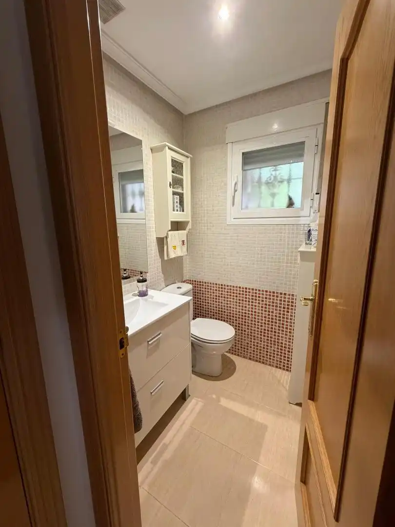 Bathroom of Houses for sale in Fuenlabrada  with Air Conditioner, Heating and Private garden