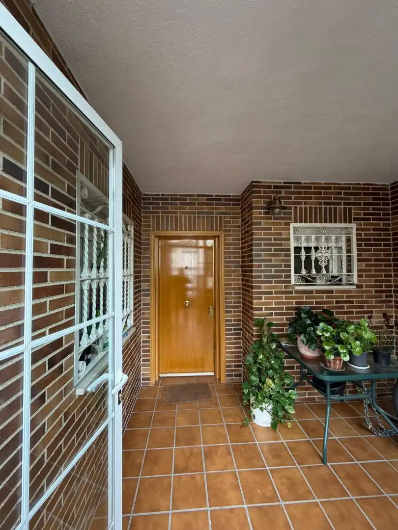 Houses for sale in Fuenlabrada  with Air Conditioner, Heating and Private garden