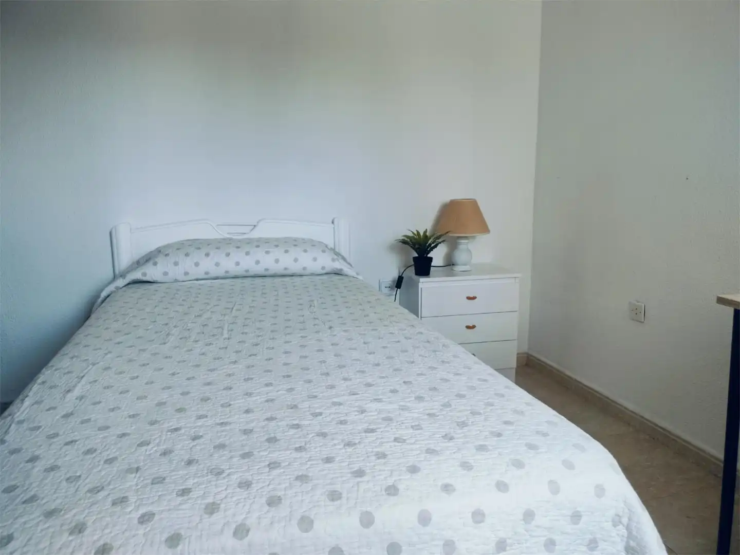 Room in Avenida Ministerio de la Vivienda, 13, Fuensanta- Arcángel