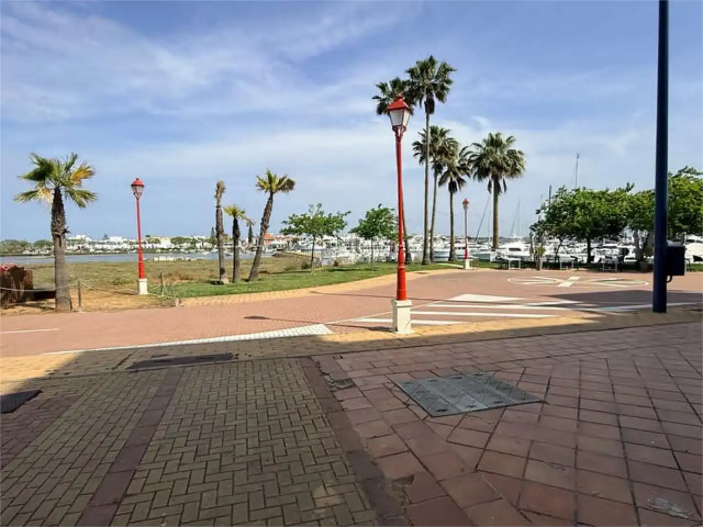 Local de lloguer a Punta del Moral Vista exterior de Local de lloguer en Ayamonte