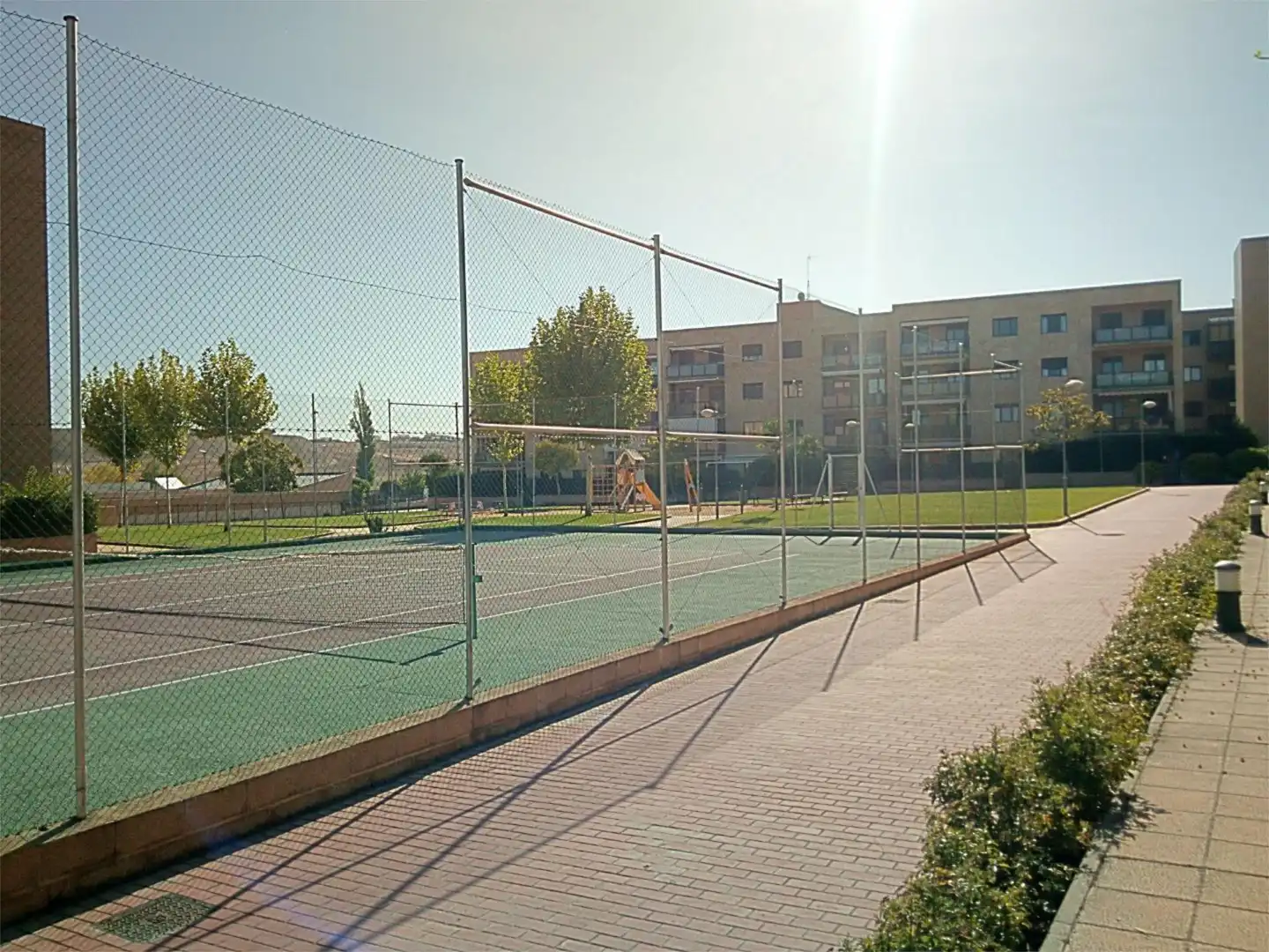 Piso en venta en Calle Leonardo da Vinci, 32, Carbajosa de la Sagrada Parking de Piso en venta en Carbajosa de la Sagrada con Calefacción, Jardín privado y Parquet
