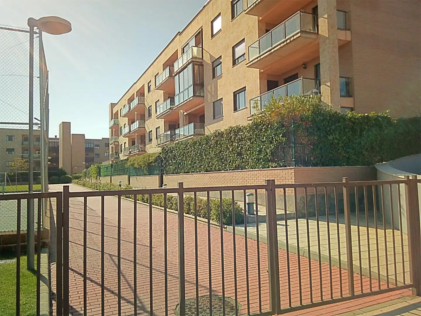 Piso en venta en Calle Leonardo da Vinci, 32, Carbajosa de la Sagrada Vista exterior de Piso en venta en Carbajosa de la Sagrada con Calefacción, Jardín privado y Parquet