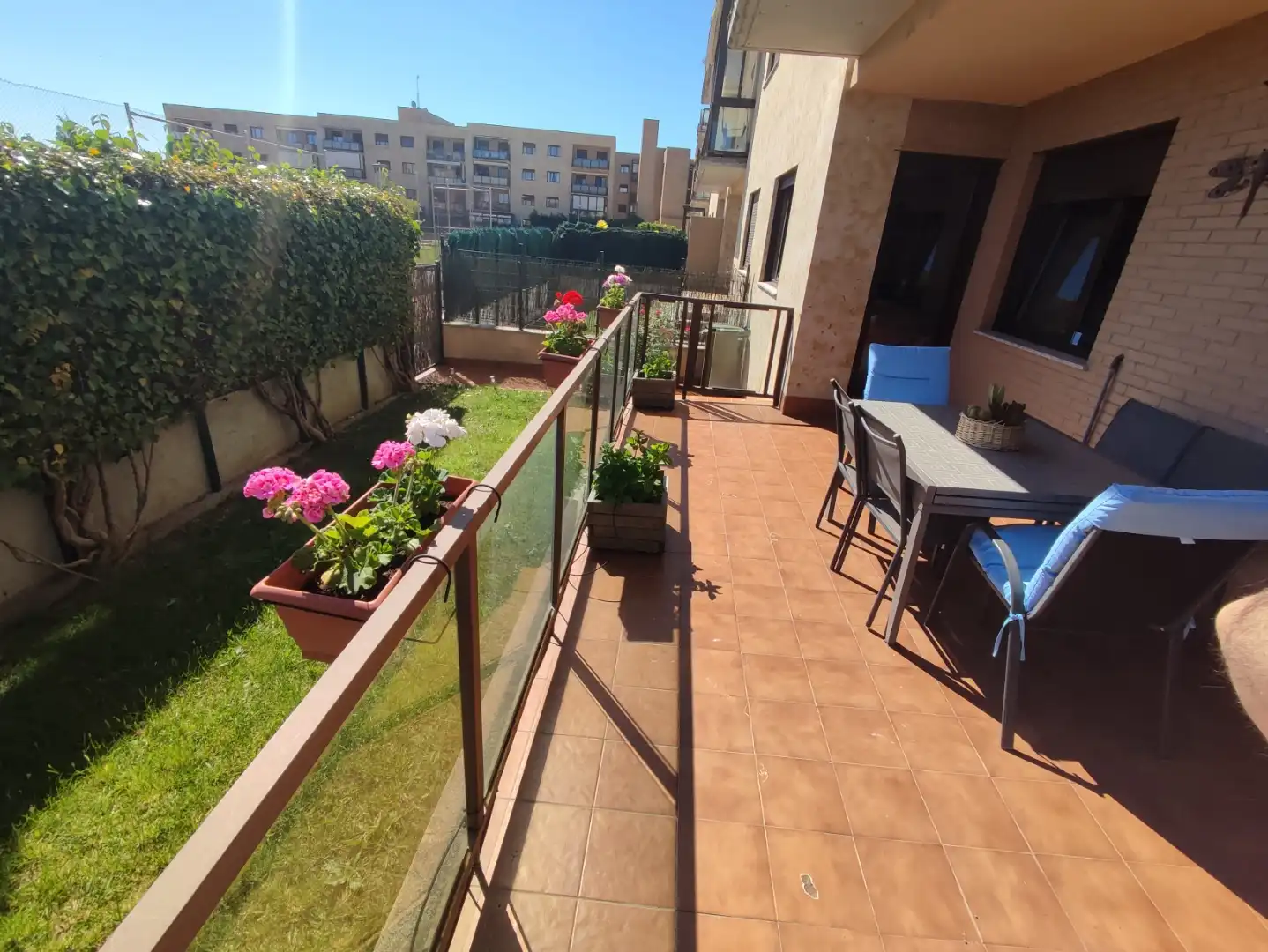 Piso en venta en Calle Leonardo da Vinci, 32, Carbajosa de la Sagrada Terraza de Piso en venta en Carbajosa de la Sagrada con Calefacción, Jardín privado y Parquet