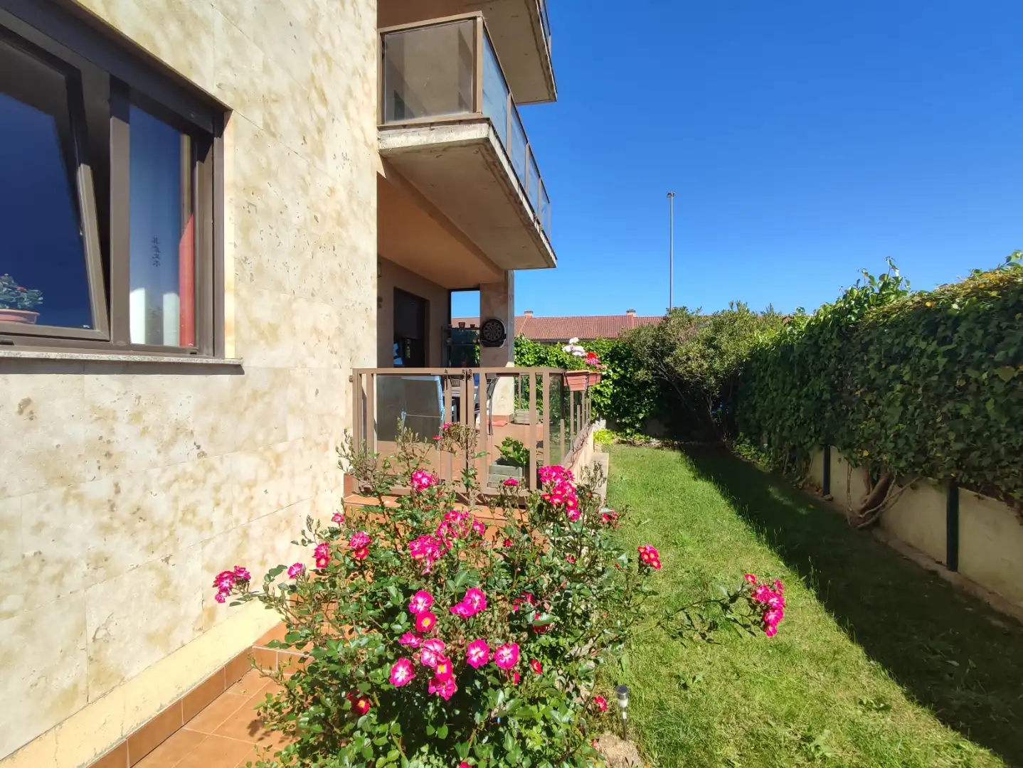 Piso en venta en Calle Leonardo da Vinci, 32, Carbajosa de la Sagrada Terraza de Piso en venta en Carbajosa de la Sagrada con Calefacción, Jardín privado y Parquet