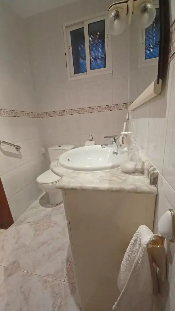 Baño de Casa adosada en venta en Alcuéscar con Amueblado