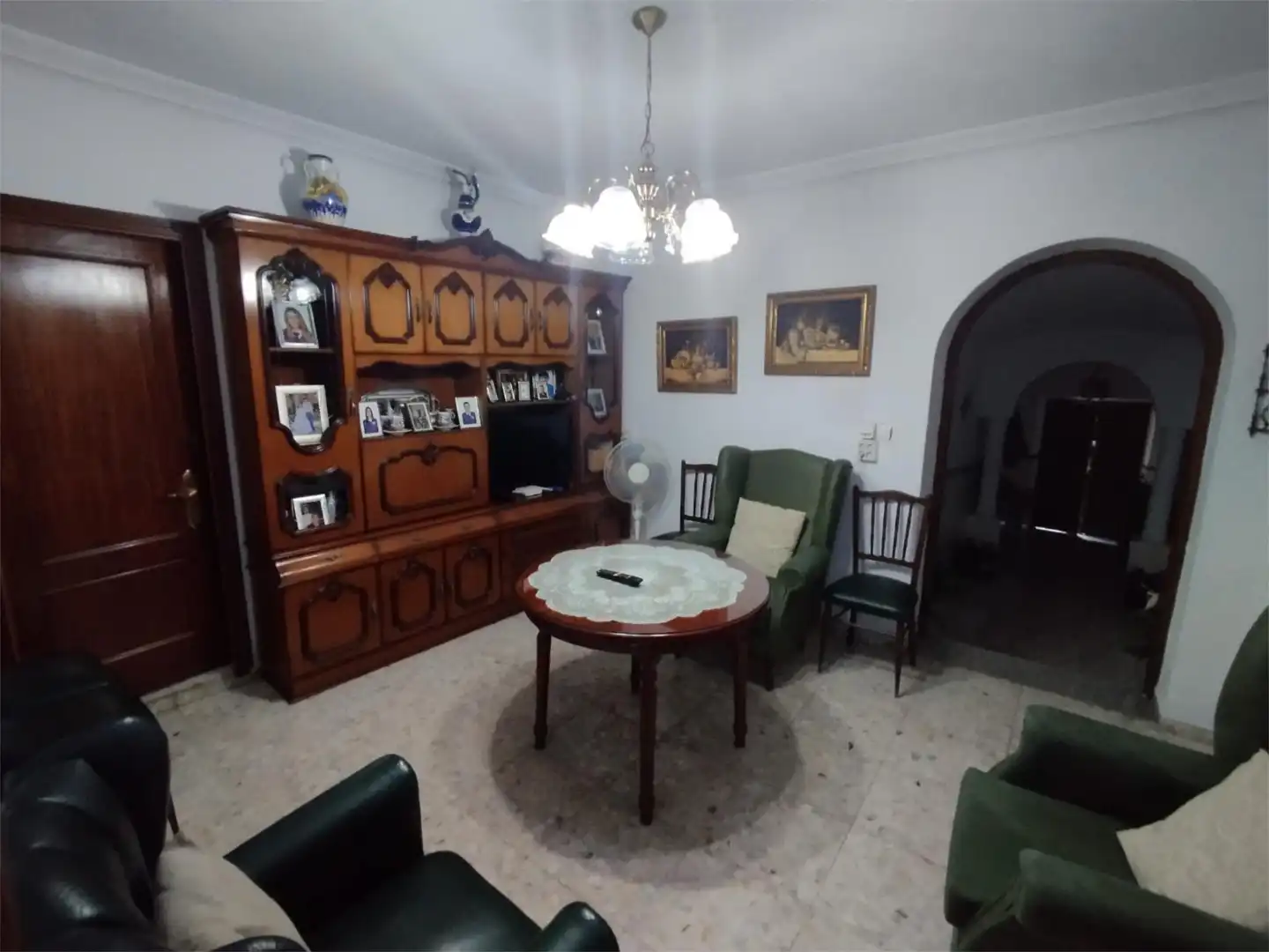 Sala de estar de Casa adosada en venta en Alcuéscar con Amueblado