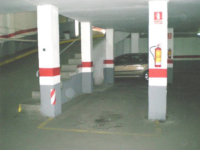Garaje en Alquiler en Carrer de Santa Gemma, 4 en Riu Nord