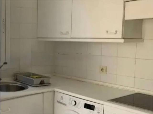 Piso en Venta en Calle de Concepción Bahamonde, 11 en Fuente del Berro