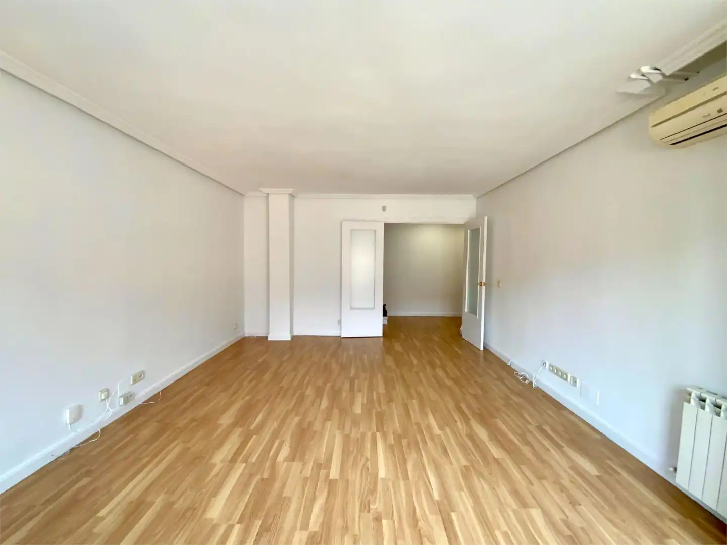 Piso en venta en Calle Rosalía de Castro, 21, Casco Antiguo Piso en venta en Majadahonda con Terraza y Piscina