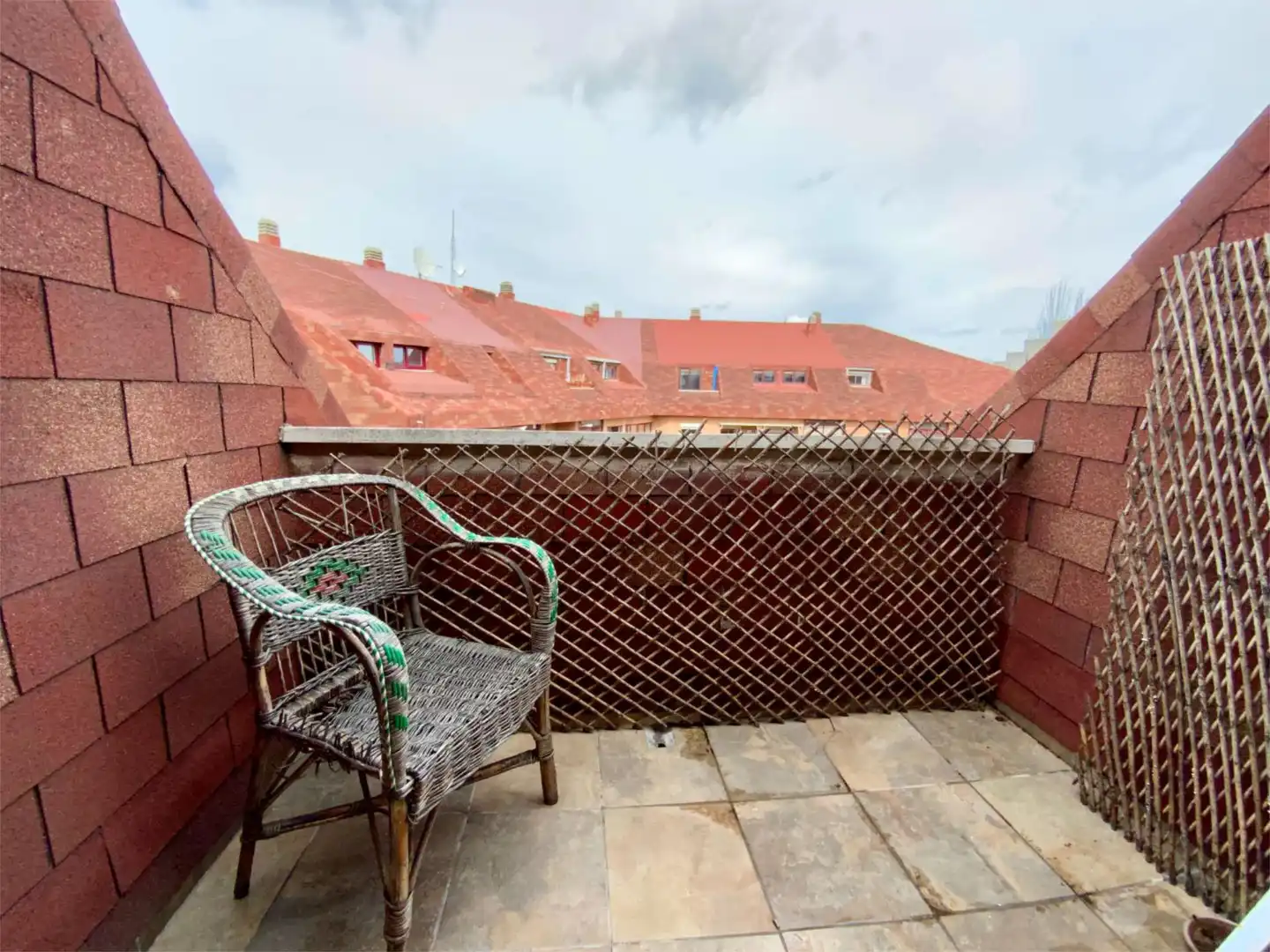 Piso en venta en Calle Rosalía de Castro, 21, Casco Antiguo Terraza de Piso en venta en Majadahonda con Terraza y Piscina