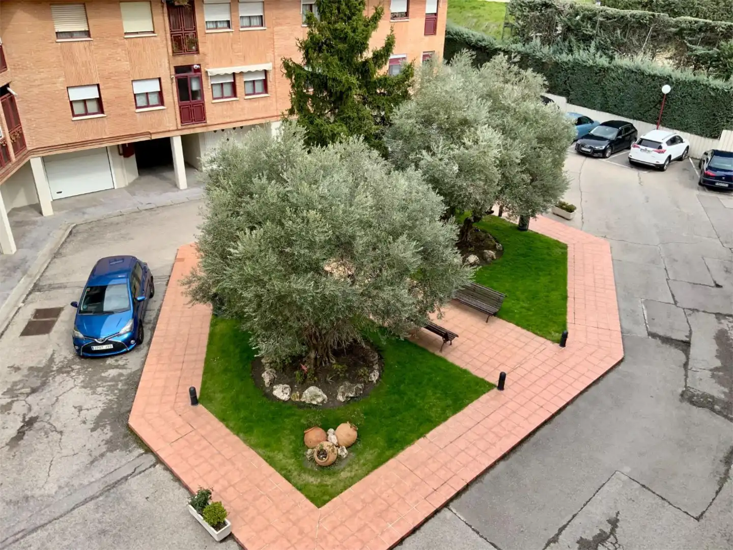 Piso en venta en Calle Rosalía de Castro, 21, Casco Antiguo Parking de Piso en venta en Majadahonda con Terraza y Piscina