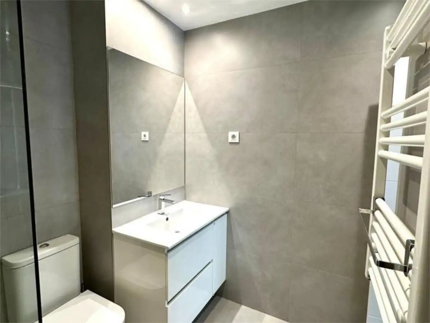Wohnung zur Miete in Calle de Núñez de Balboa, 118, El Viso Badezimmer von Wohnung zur Miete in Madrid mit Klimaanlage, Heizung und Privatgarten