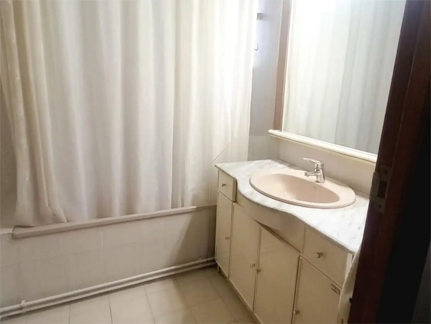 Bathroom of Flat for sale in Alicante / Alacant  with Air Conditioner, Terrace and Swimming Pool