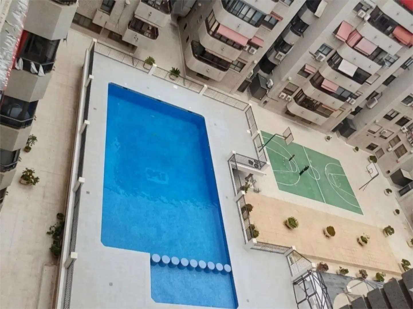 Swimming pool of Flat for sale in Alicante / Alacant  with Air Conditioner, Terrace and Swimming Pool