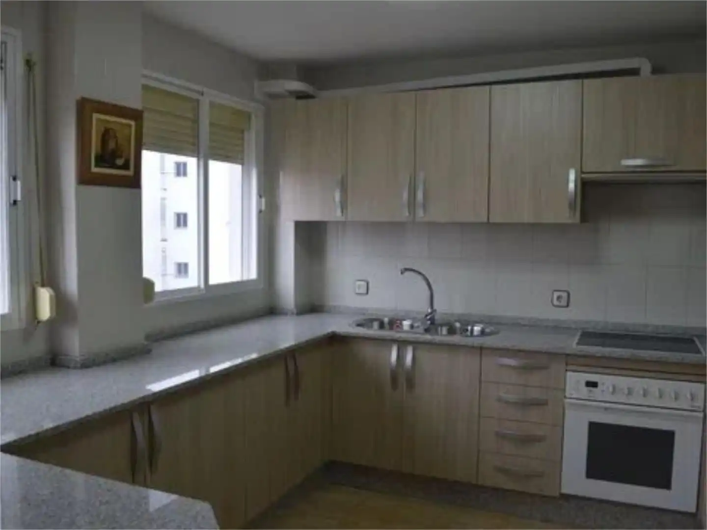 Cocina de Piso de alquiler en Badajoz Capital con Aire acondicionado, Trastero y Parking comunitario