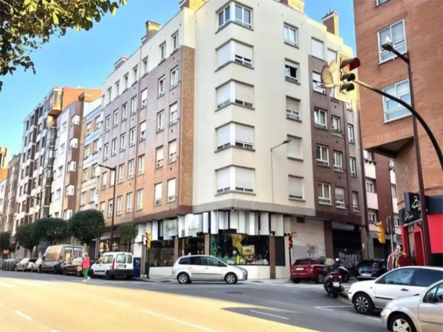 Außenansicht von Wohnung zum Verkauf in Gijón 