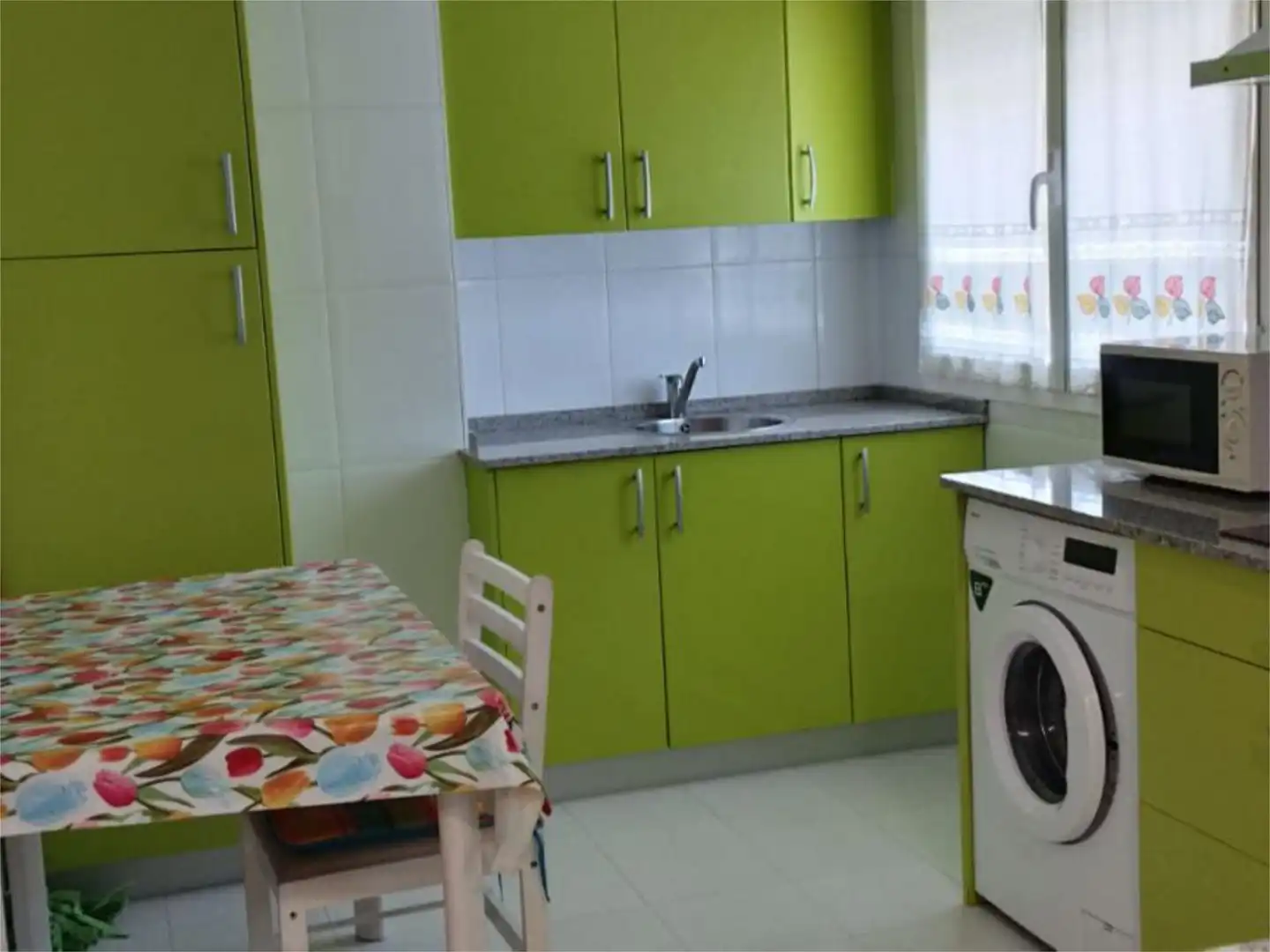 Cocina de Piso en venta en Medina de Pomar con Calefacción, Jardín privado y Trastero