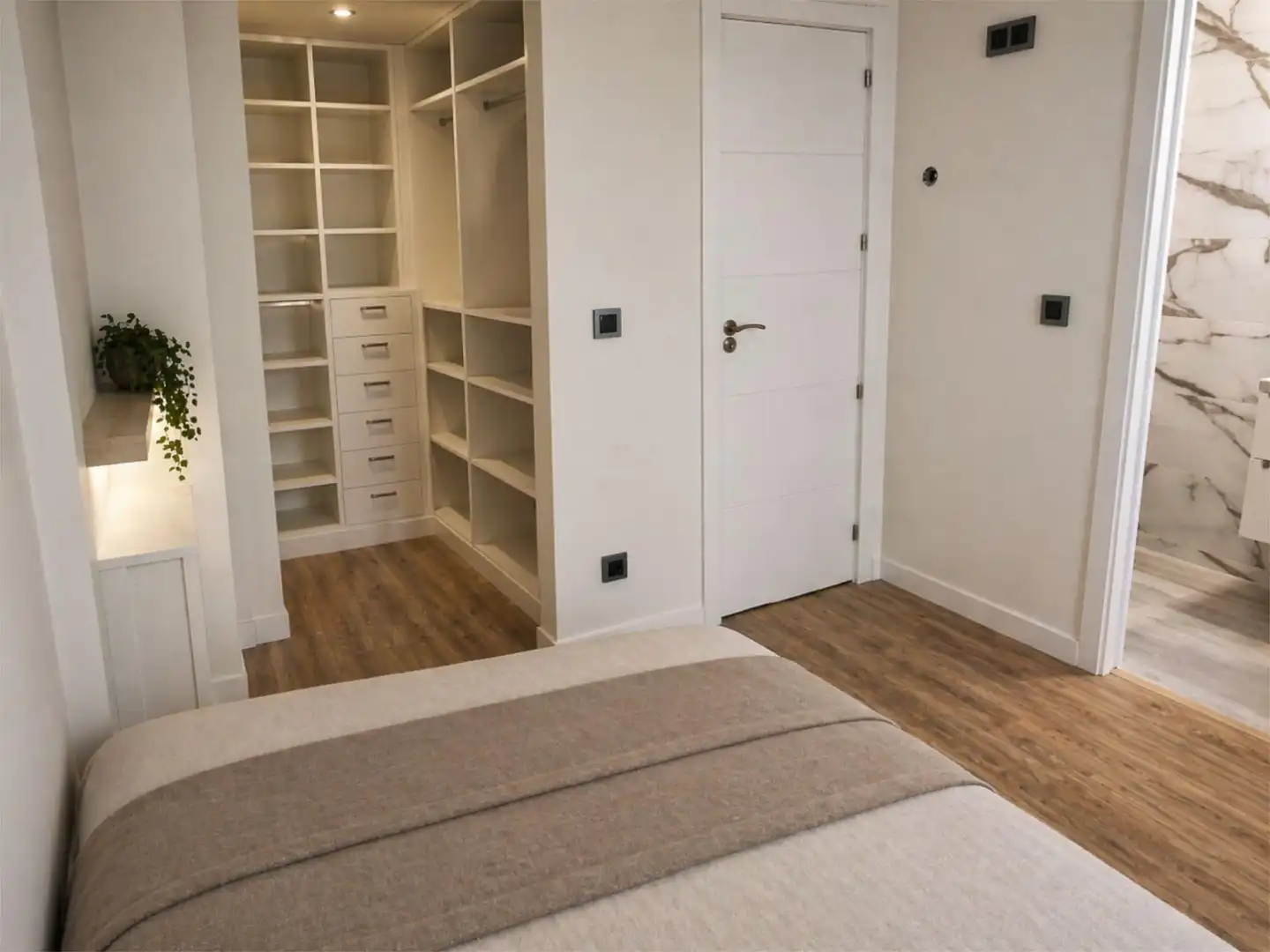Habitació a Calle del Obispo Almarcha, 12, El Ejido - Santa Ana Dormitori de Apartament per a compartir en León Capital amb Calefacció, Jardí privat i Parquet